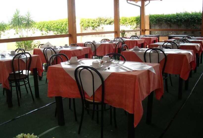 مسافرخانه La Favorita