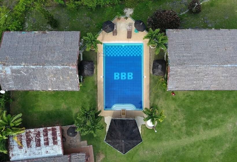 Parrot Paradise Resort