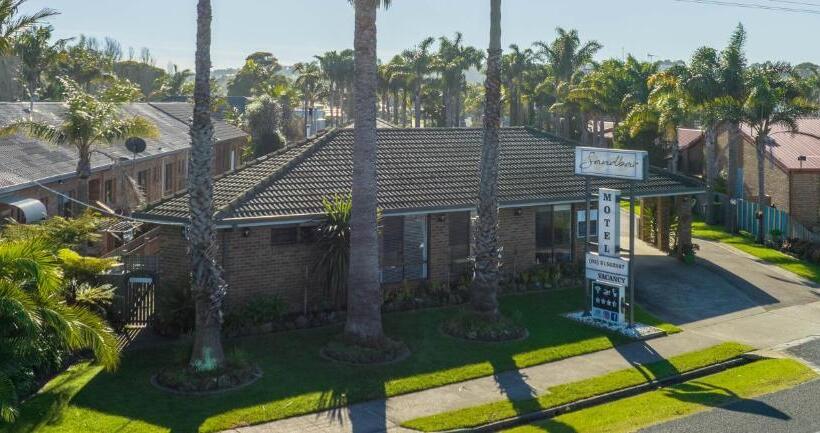 Sandbar Motel