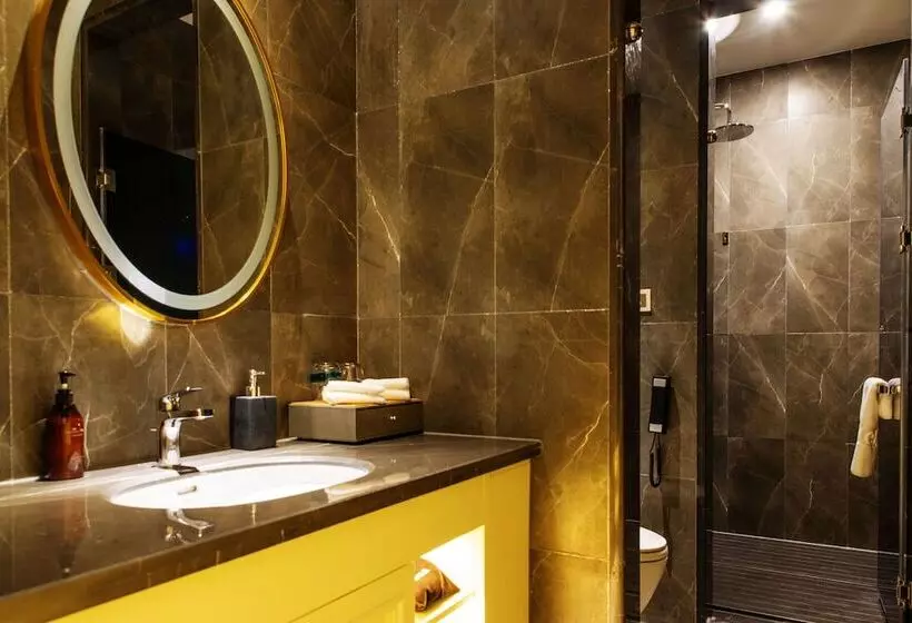 Center Hotel Xi’an Bell Tower