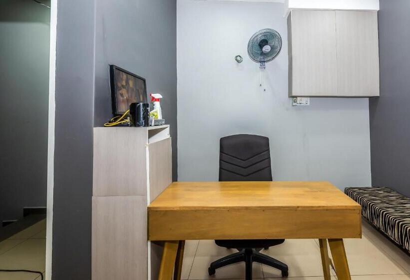 Ho Hotel By Oyo Rooms