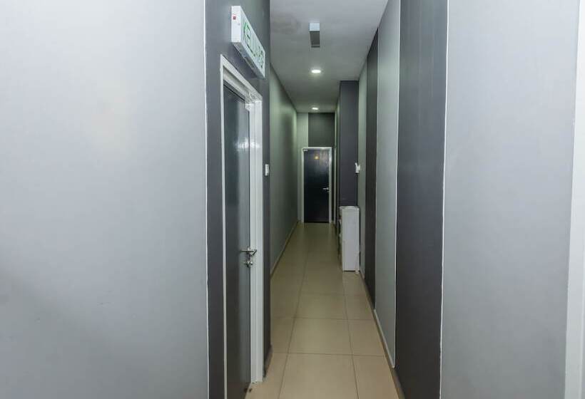 Ho Hotel By Oyo Rooms