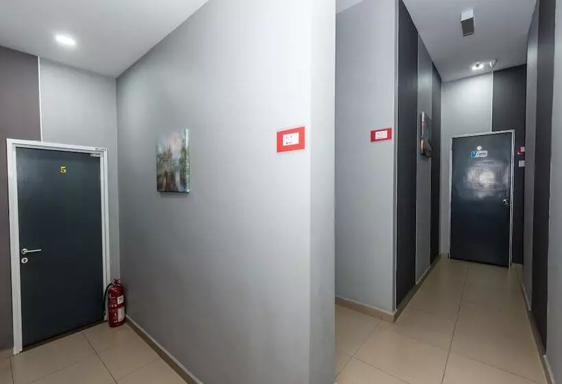 Ho Hotel By Oyo Rooms