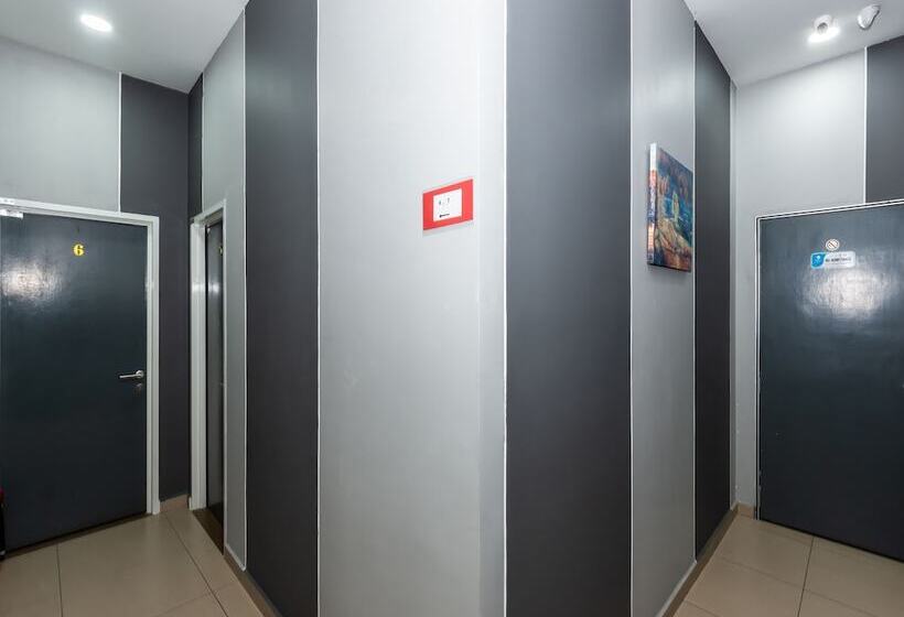 Ho Hotel By Oyo Rooms