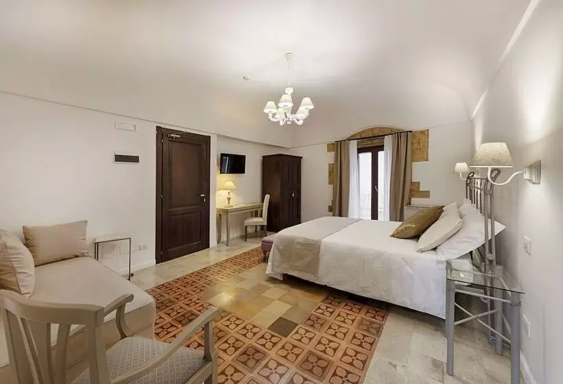 簡易ホテル Itria Palace