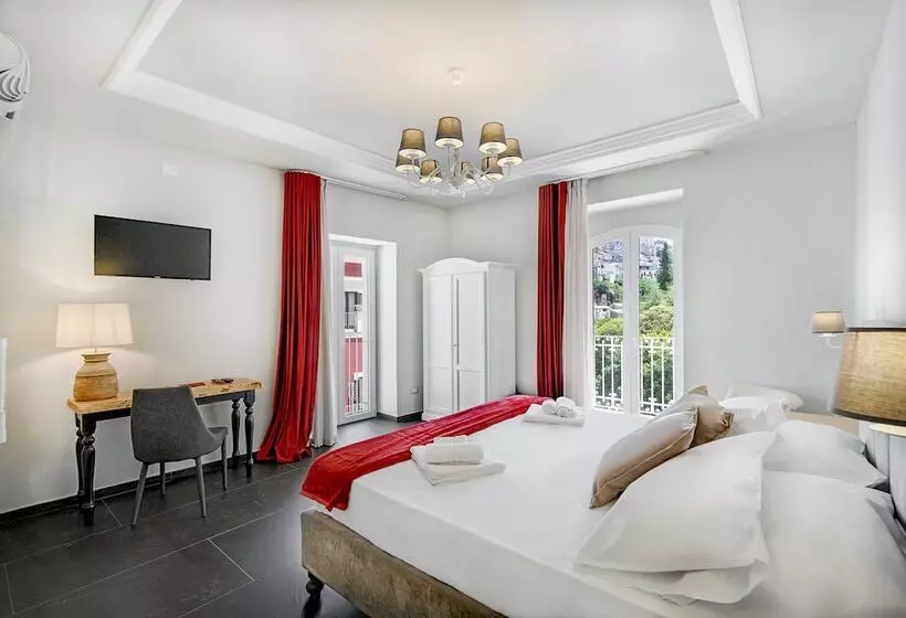 簡易ホテル Itria Palace