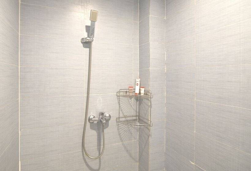 בית מלון כפרי Appartel Cempaka By Oyo Rooms