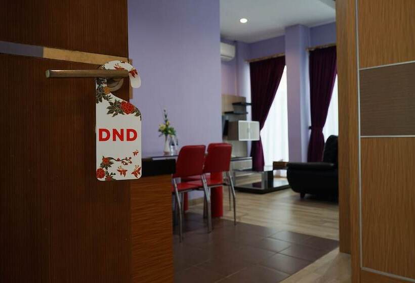 בית מלון כפרי Appartel Cempaka By Oyo Rooms