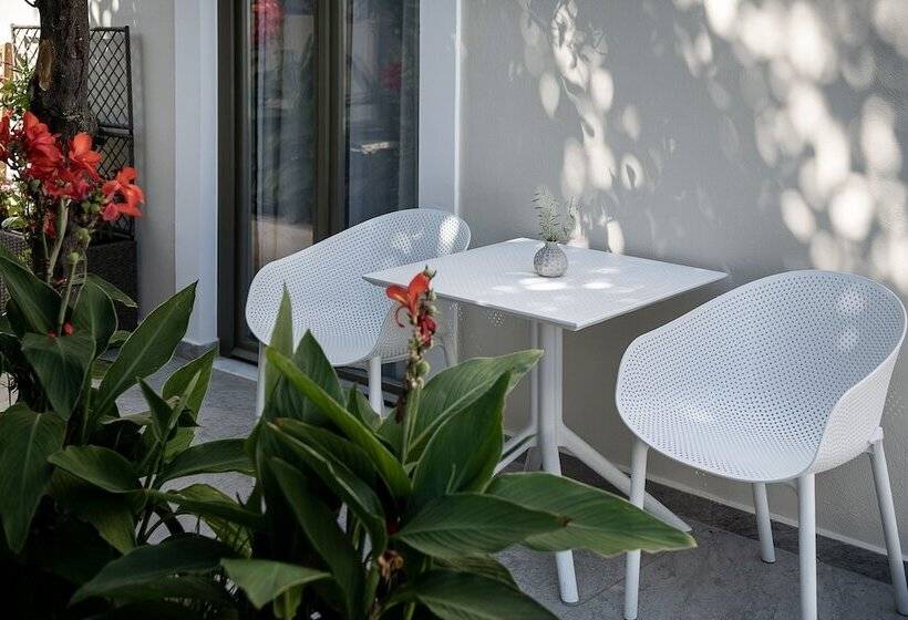 هتل Epavli Boutique