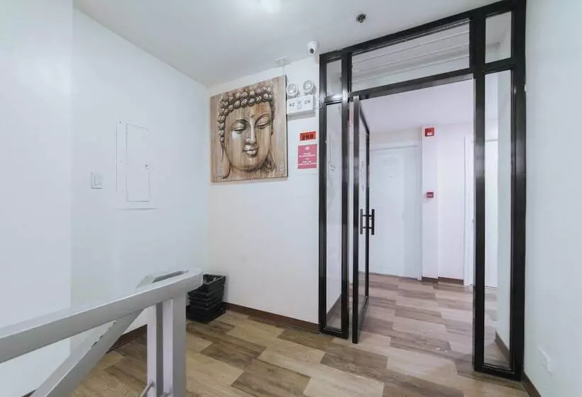 ホテル Reddoorz Plus Near Sm Lanang Davao