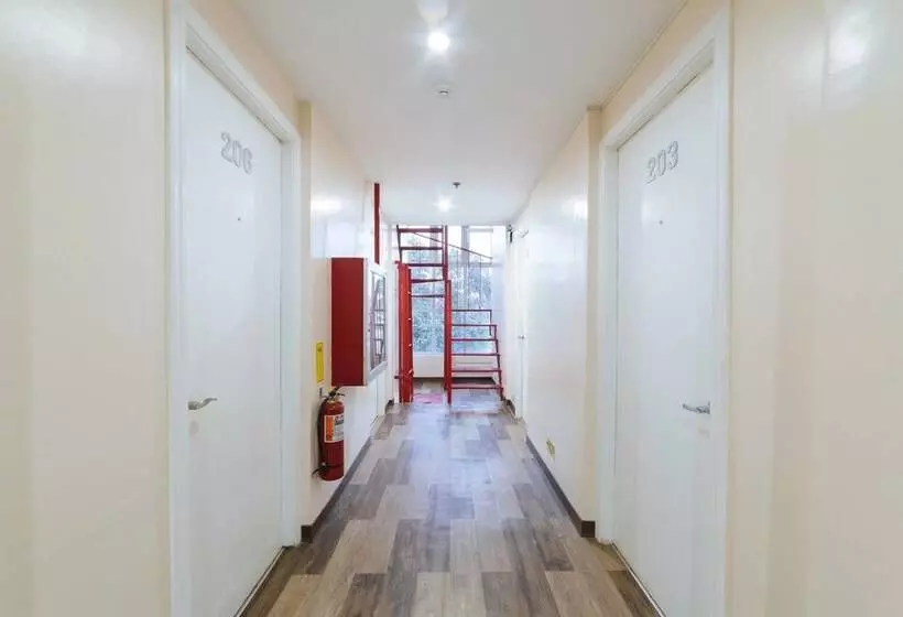 ホテル Reddoorz Plus Near Sm Lanang Davao