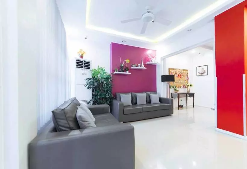 ホテル Reddoorz Plus Near Sm Lanang Davao