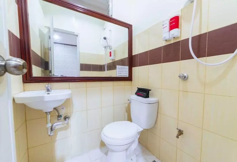 ホテル Reddoorz Plus Near Sm Lanang Davao