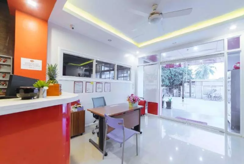 ホテル Reddoorz Plus Near Sm Lanang Davao