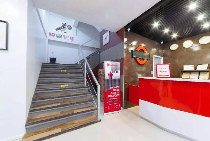ホテル Reddoorz Plus Near Sm Lanang Davao