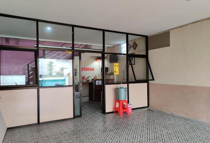 بنسيون Ayuning Guest House Syariah Semarang Mitra Reddoorz