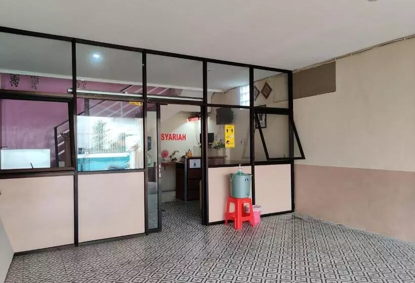 Majatalo Ayuning Guest House Syariah Semarang Mitra Reddoorz