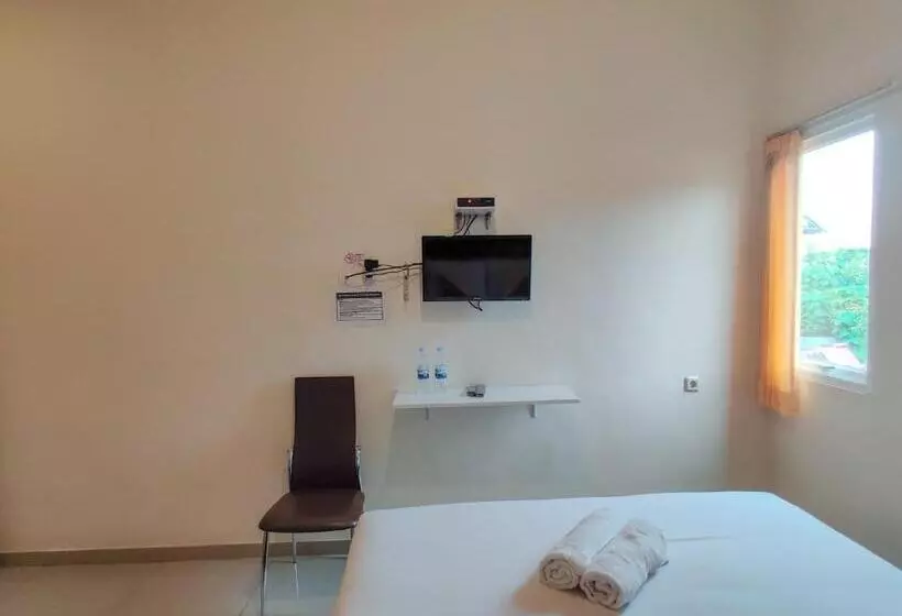 Majatalo Ayuning Guest House Syariah Semarang Mitra Reddoorz