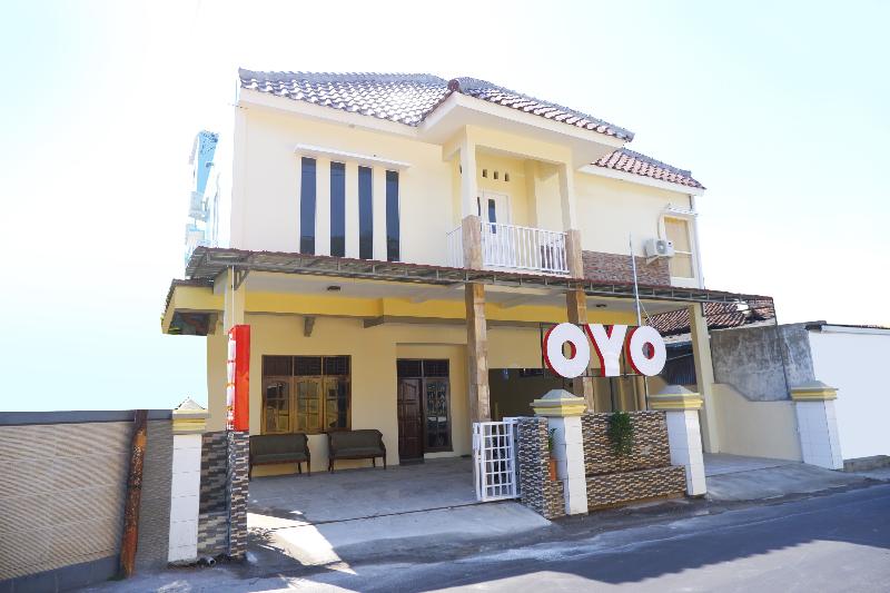 بنسيون Ayuning Guest House Syariah Semarang Mitra Reddoorz