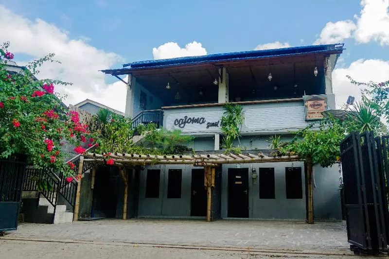 ペンション Cajoma Guesthouse By Oyo Rooms