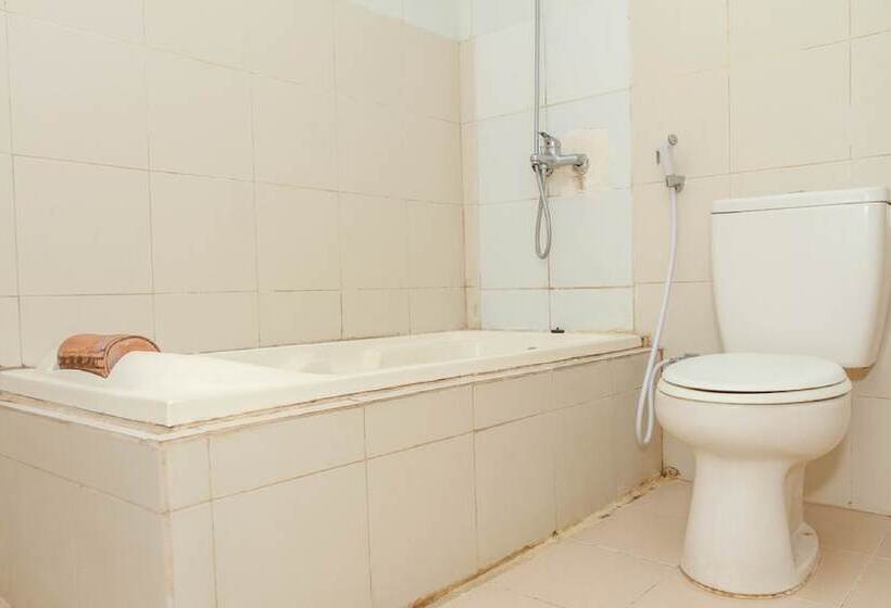 פנסיון Reddoorz Plus @ Otista Garut