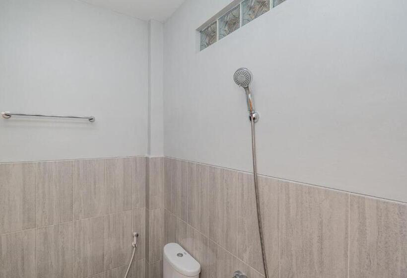 بنسيون Reddoorz Syariah Near Batu Night Spectacular