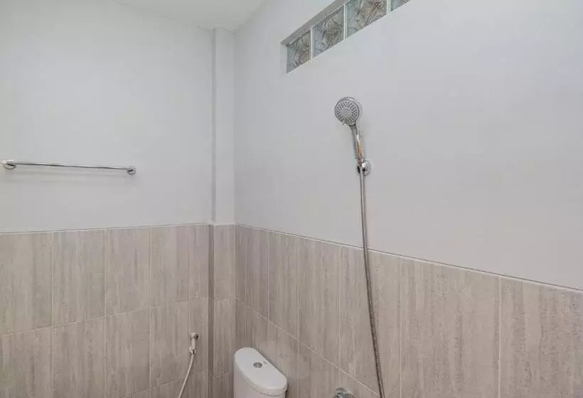 ペンション Reddoorz Syariah Near Batu Night Spectacular