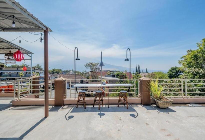 بنسيون Reddoorz Syariah Near Batu Night Spectacular