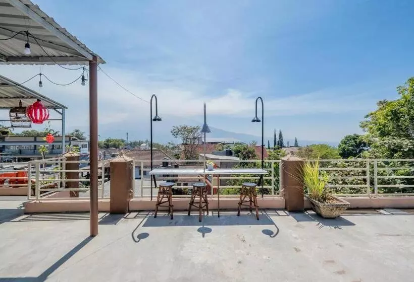 ペンション Reddoorz Syariah Near Batu Night Spectacular