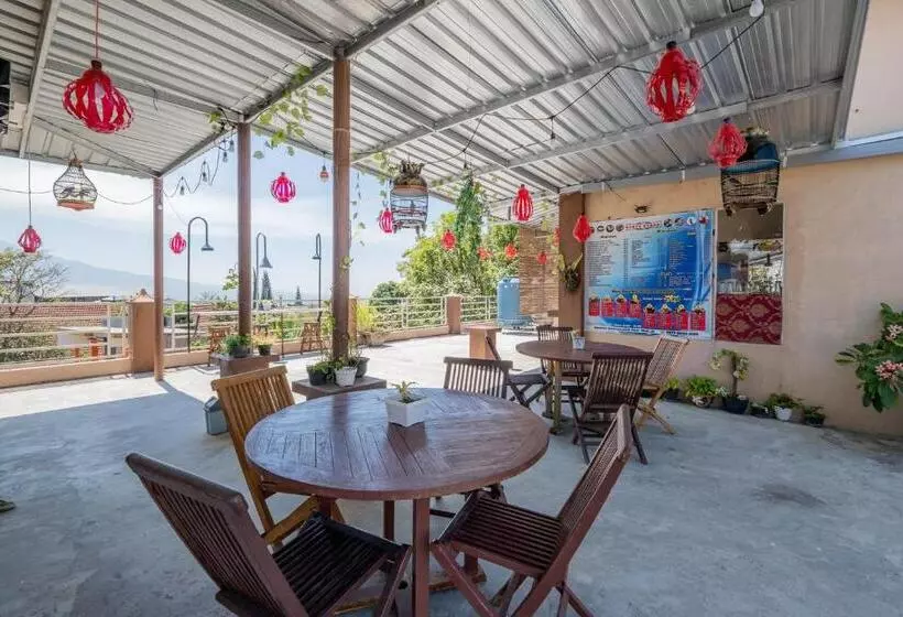 ペンション Reddoorz Syariah Near Batu Night Spectacular