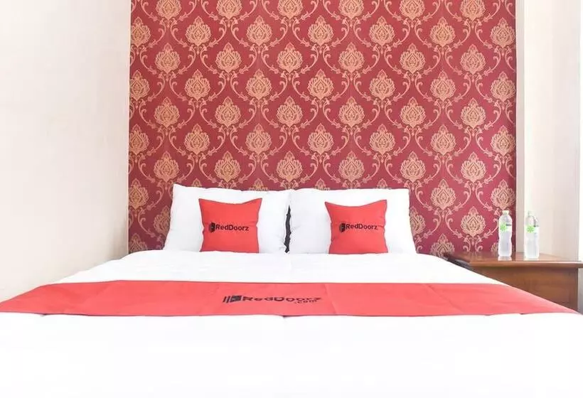 ペンション Reddoorz Syariah Near Batu Night Spectacular