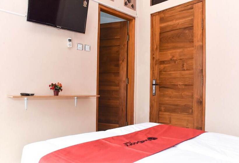 بنسيون Reddoorz Syariah Near Batu Night Spectacular