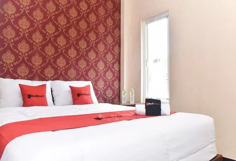 ペンション Reddoorz Syariah Near Batu Night Spectacular