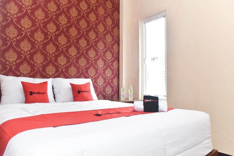 بنسيون Reddoorz Syariah Near Batu Night Spectacular