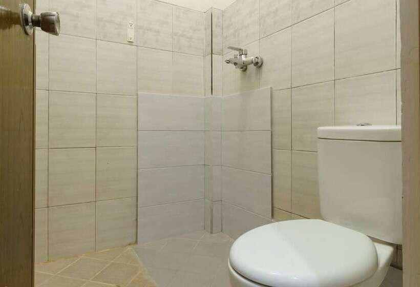 بنسيون Reddoorz Syariah Near Fort Marlborough