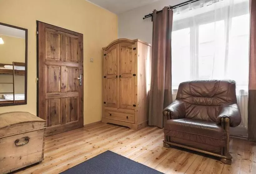 Retkeilymaja Castle Wall Inn