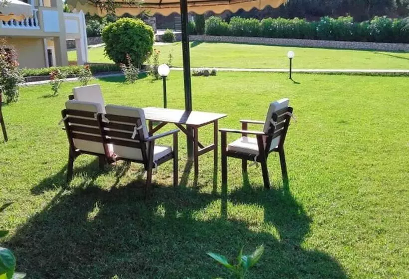 Amboula Beach Apartments