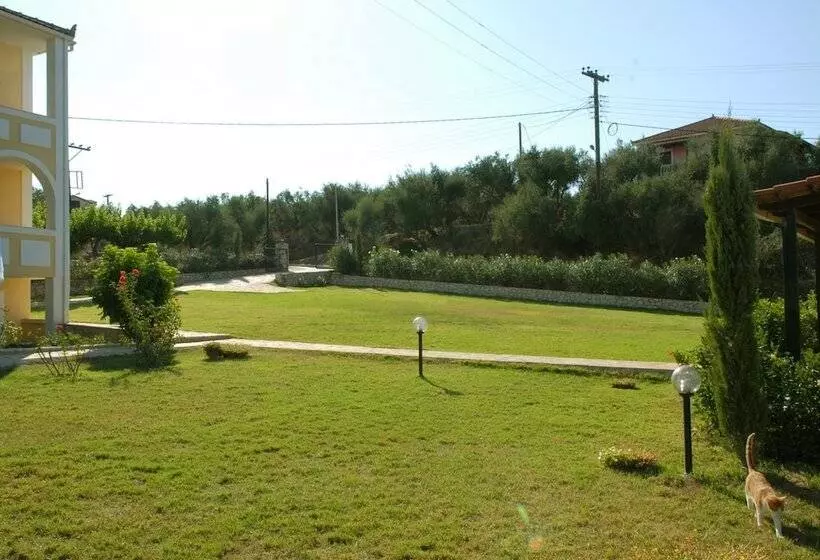 Amboula Beach Apartments