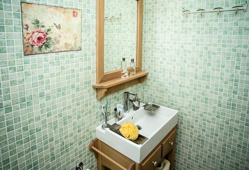 Amboula Beach Apartments