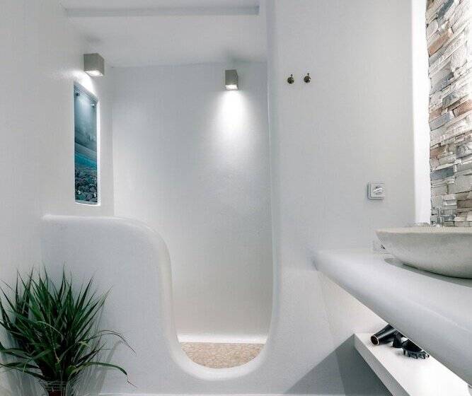 Arco Naxos Luxury Apartments