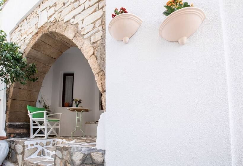 Arco Naxos Luxury Apartments