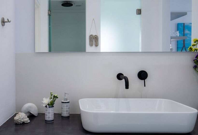 Arco Naxos Luxury Apartments