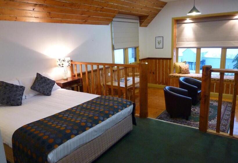 فندق Bushmans Cafe