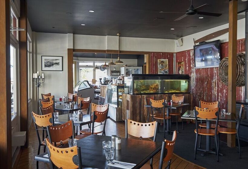 فندق Bushmans Cafe