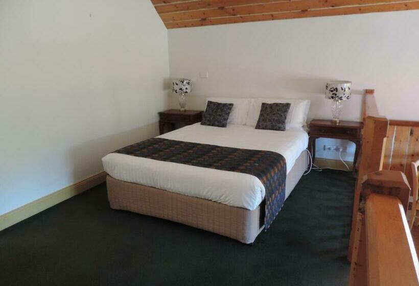 فندق Bushmans Cafe