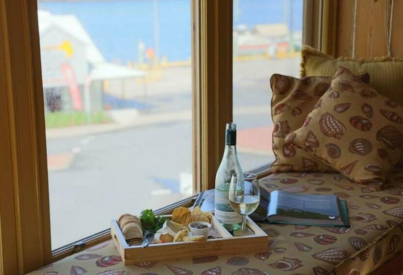 فندق Bushmans Cafe