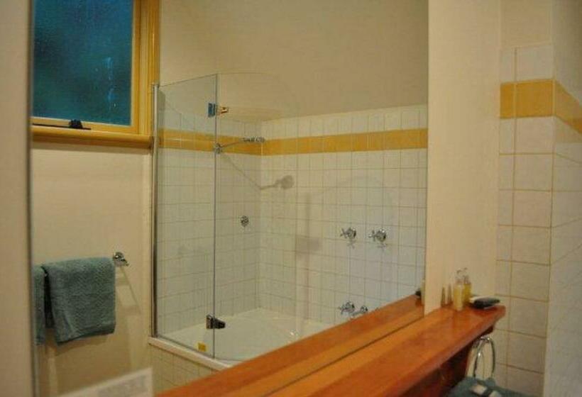 فندق Bushmans Cafe