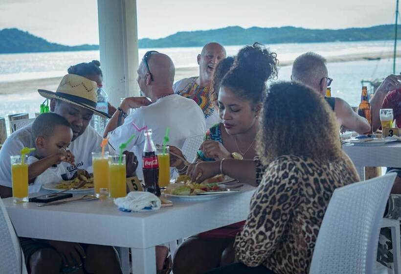 هتل La Fourmi Hôtel