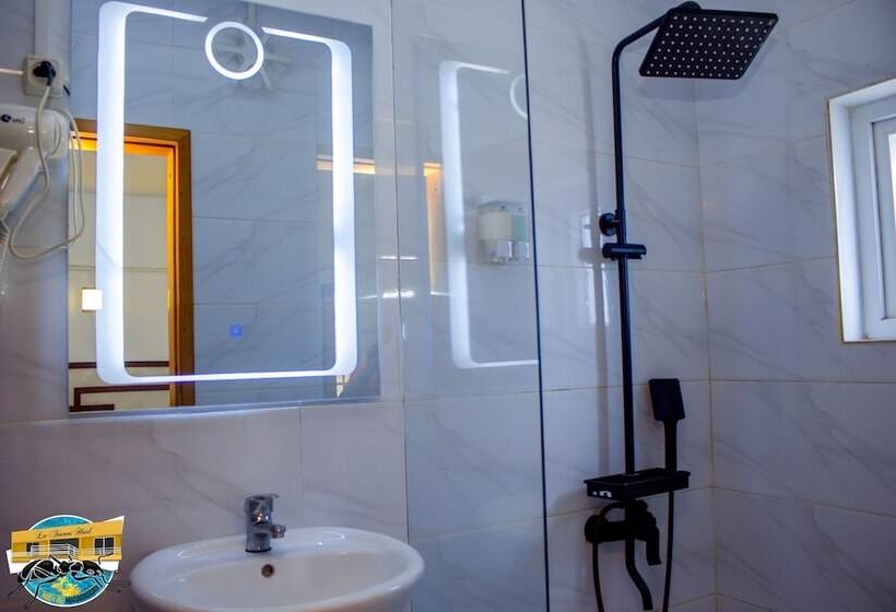 هتل La Fourmi Hôtel