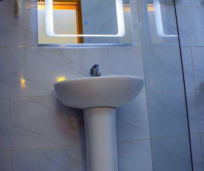 هتل La Fourmi Hôtel